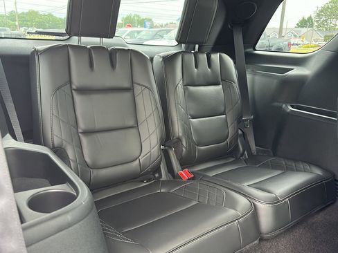 Used 2018 Ford Explorer Platinum AWD/4WD image 12