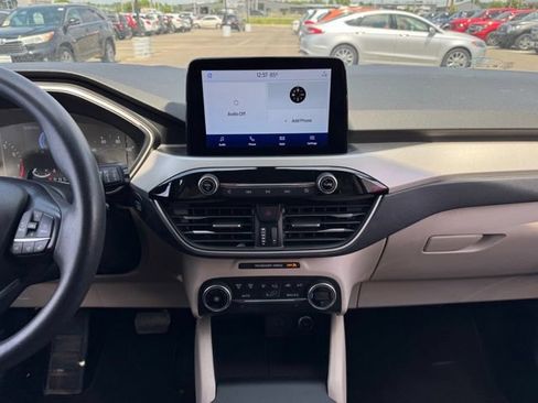 Used 2020 Ford Escape SE FWD image 2