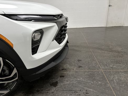 Used 2024 Chevrolet TrailBlazer RS w/ Convenience Package image 2