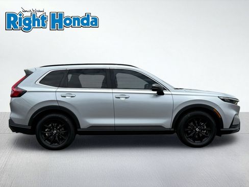 Used 2025 Honda CR-V Sport image 9