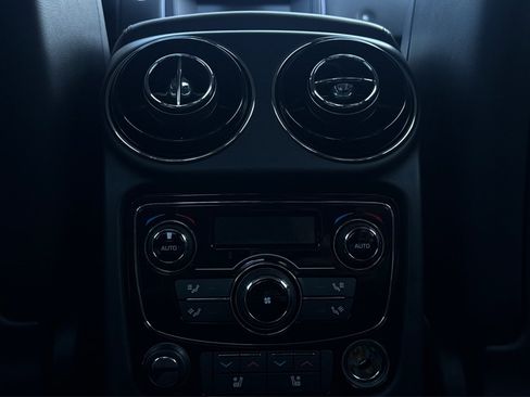 Used 2015 Jaguar XJ L Portfolio RWD image 45