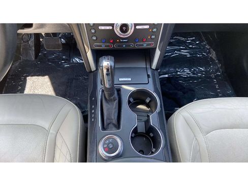 Used 2018 Ford Explorer Platinum AWD/4WD image 16