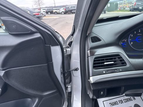 Used 2013 Honda Crosstour EX image 12