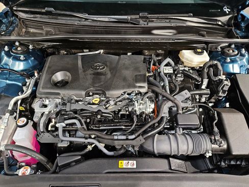 Used 2025 Toyota Camry SE image 19