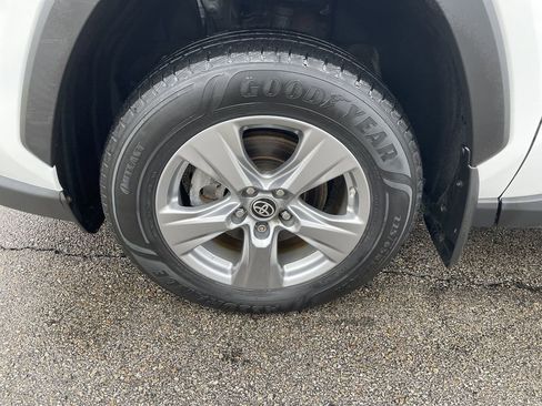 Certified 2022 Toyota RAV4 LE image 9