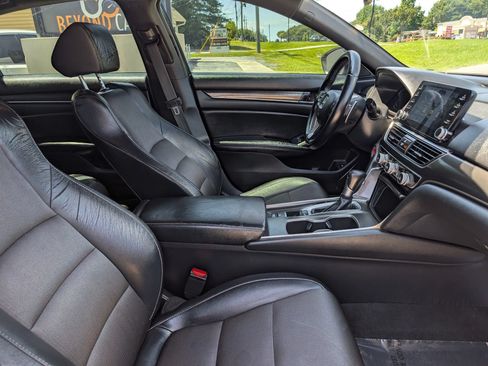 Used 2018 Honda Accord Sport image 21