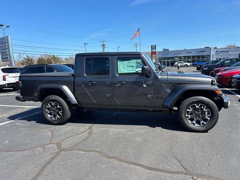 New 2026 Jeep Gladiator Sport AWD/4WD image 2