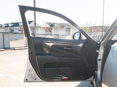 Used 2014 Lexus LS 460 AWD image 42