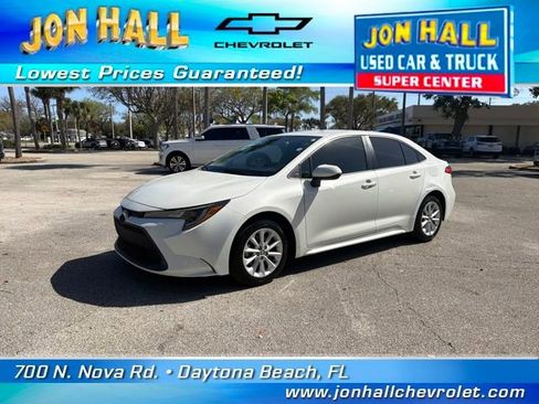 Used 2021 Toyota Corolla LE w/ LE Convenience Package image 2
