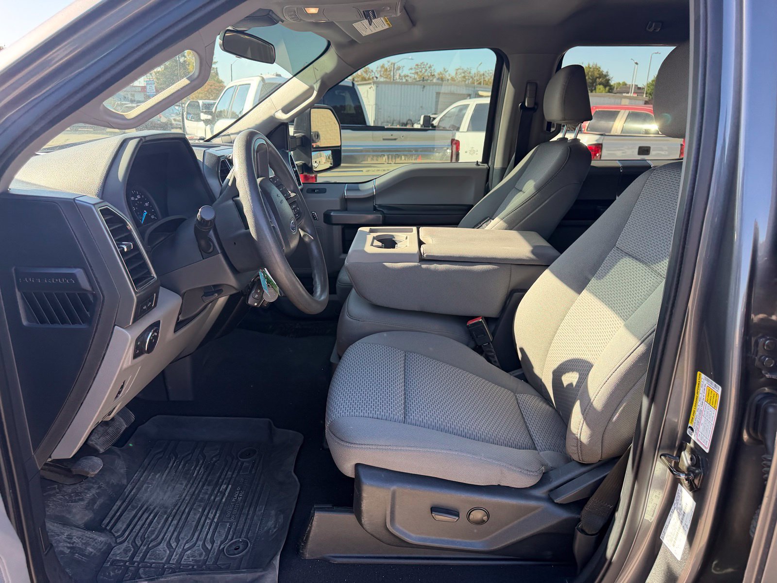Used 2022 Ford F350 XLT w/ Black Appearance Package AWD/4WD image 10