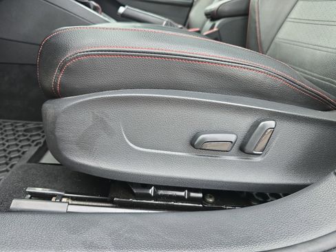 Used 2017 Volkswagen Jetta GLI image 28