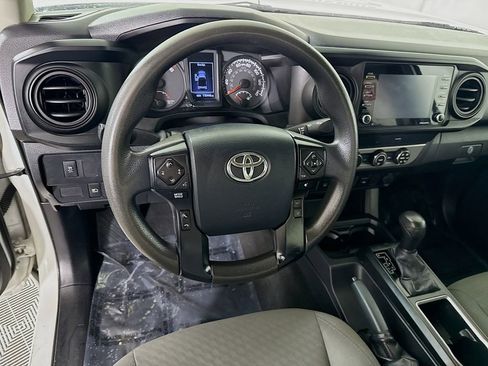 Used 2020 Toyota Tacoma SR image 3