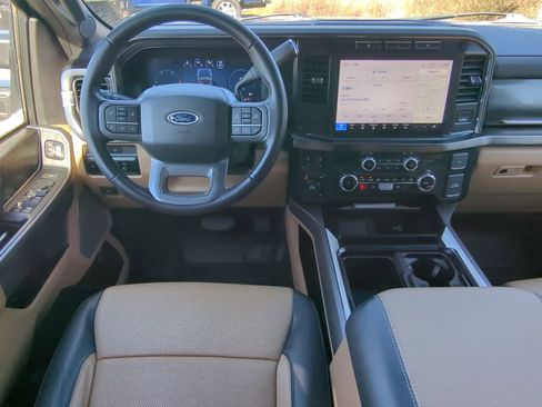 Used 2023 Ford F450 Lariat image 14