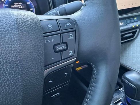 Used 2025 Toyota Camry XLE w/ Premium Plus Package AWD/4WD image 27