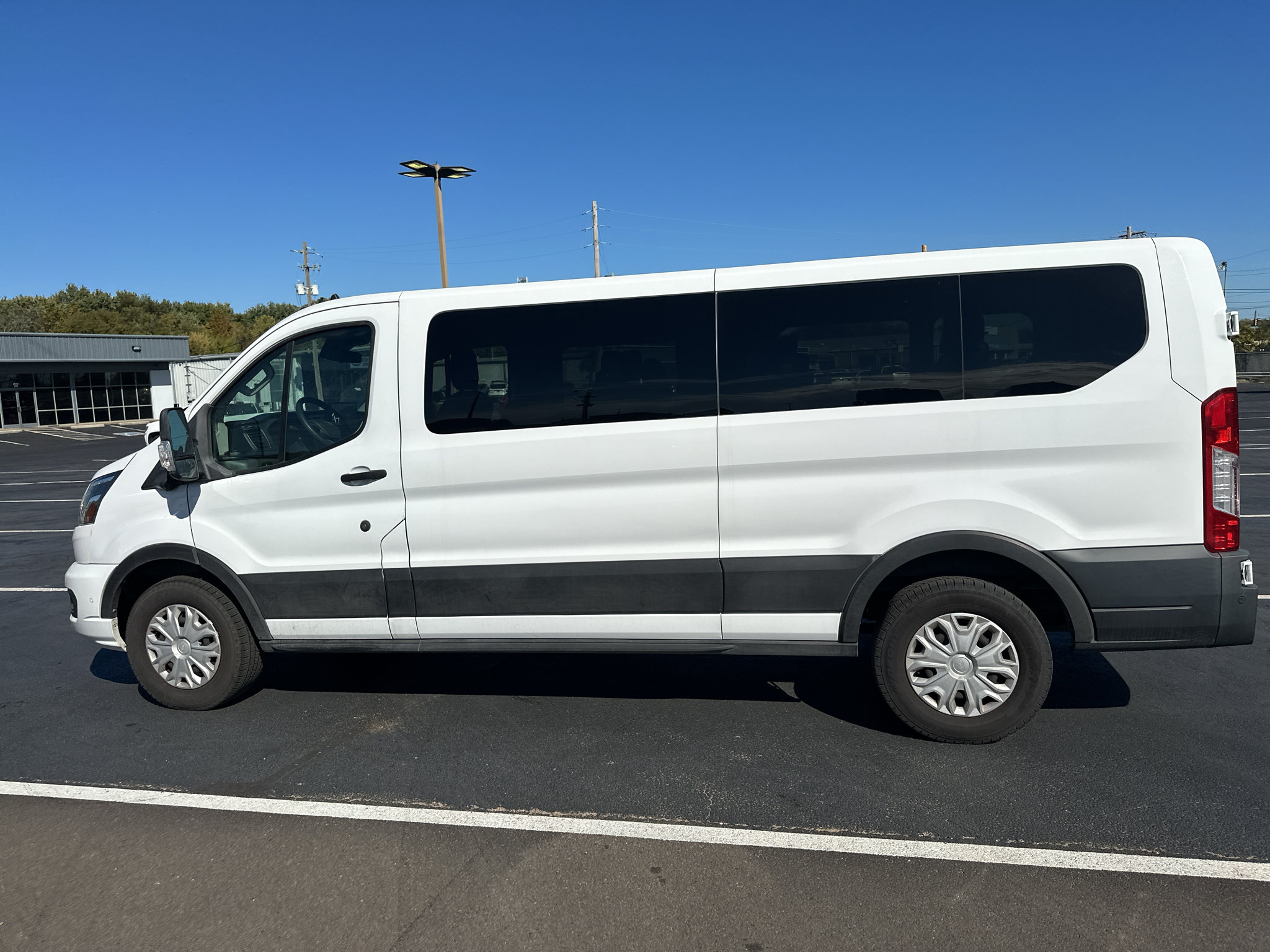 Used 2023 Ford Transit 350 XLT RWD image 9