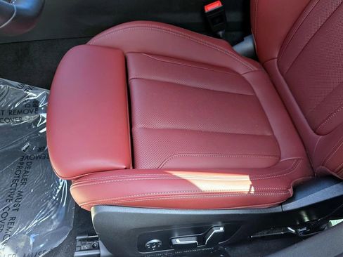 Used 2025 BMW M340i xDrive AWD/4WD image 19