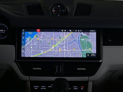 Certified 2019 Porsche Cayenne S image 15