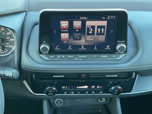 Used 2023 Nissan Rogue SV image 13