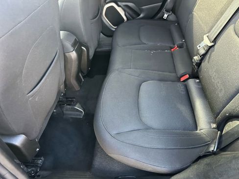 Used 2017 Jeep Renegade Latitude AWD/4WD image 34