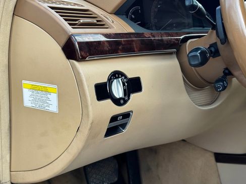 Used 2011 Mercedes-Benz S 550 4MATIC image 10