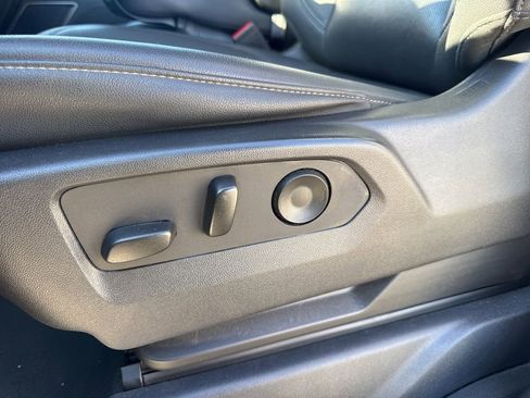 Used 2024 GMC Sierra 1500 SLT image 16