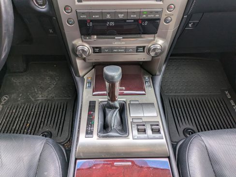 Used 2018 Lexus GX 460 image 17