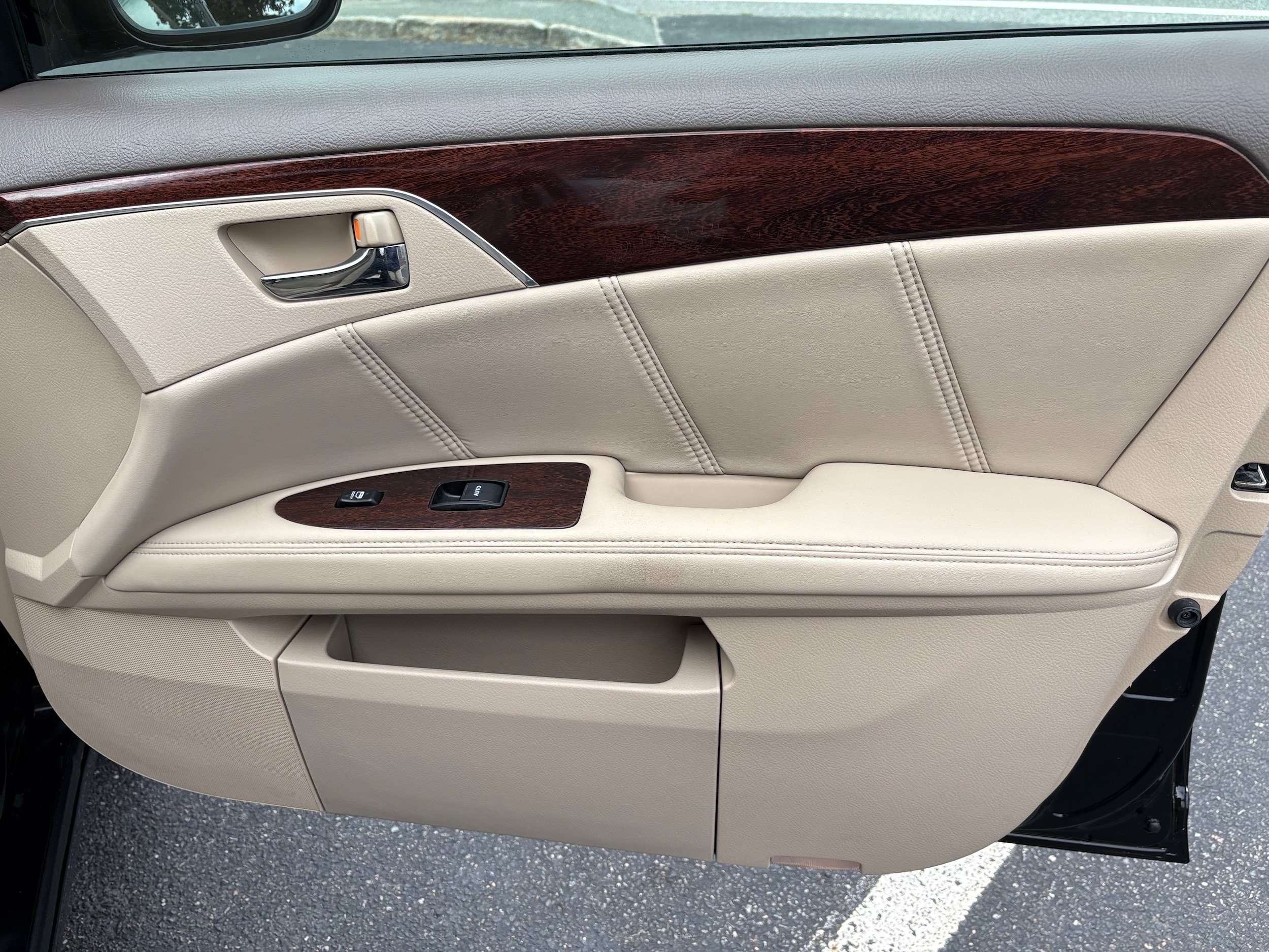 Used 2008 Toyota Avalon Limited FWD image 37