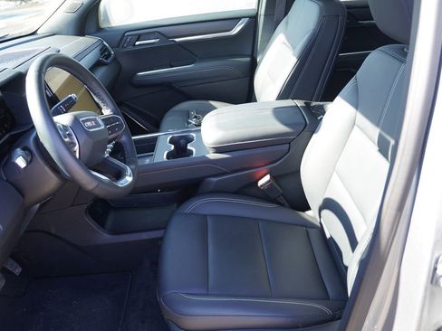 Certified 2025 GMC Acadia Elevation w/ Elevation Premium Package image 6