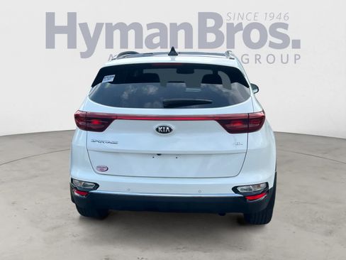 Certified 2022 Kia Sportage EX w/ EX Technology Package AWD/4WD image 4