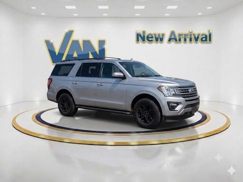 Used 2024 Ford Expedition Max Limited AWD/4WD image 3