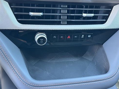 New 2025 Ford Explorer Active w/ Active Comfort Package image 34