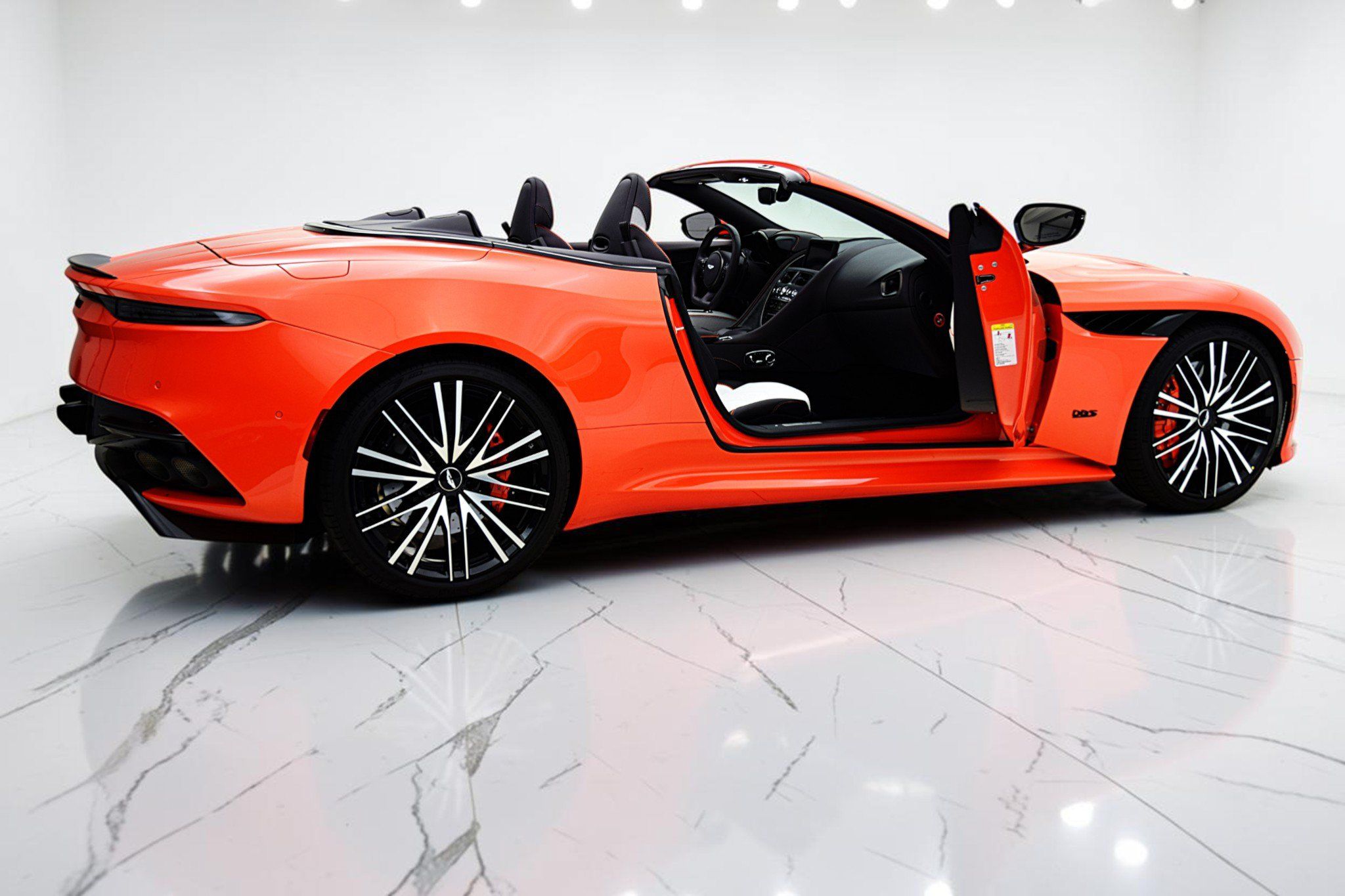 Used 2023 Aston Martin DBS Superleggera Volante RWD image 12