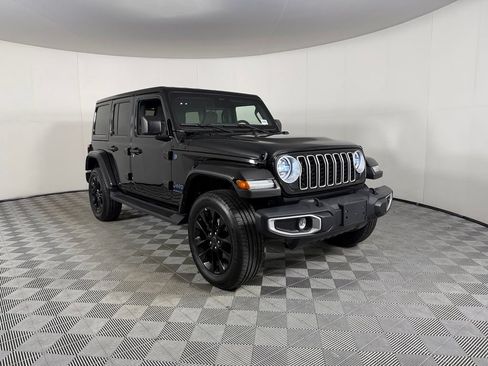 Certified 2025 Jeep Wrangler Unlimited Sahara AWD/4WD image 5