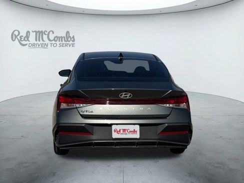 New 2026 Hyundai Elantra SE image 4