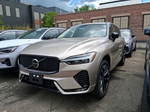 New 2026 Volvo XC60 B5 Plus w/ Climate Package AWD/4WD image 3