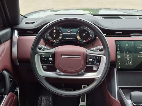 Used 2025 Land Rover Range Rover SE AWD/4WD image 23