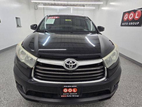 Used 2016 Toyota Highlander Plus FWD image 2