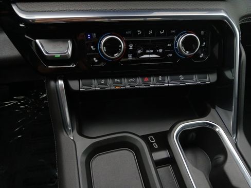 Used 2025 GMC Sierra 2500 Denali w/ Denali Reserve Package image 4