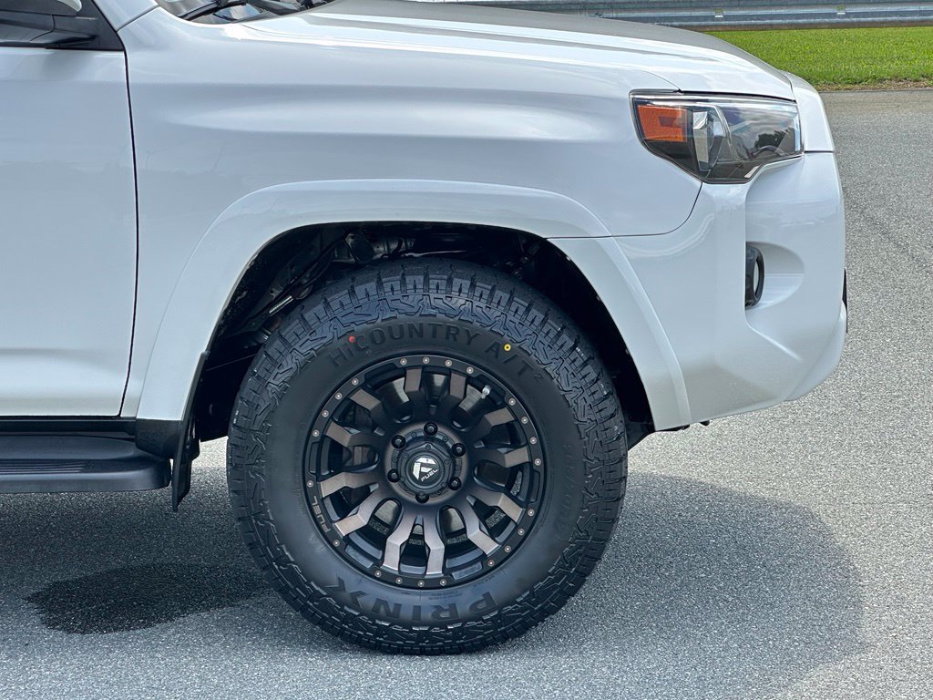 Used 2016 Toyota 4Runner SR5 AWD/4WD image 41