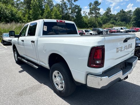 Used 2026 RAM 2500 Tradesman AWD/4WD image 7