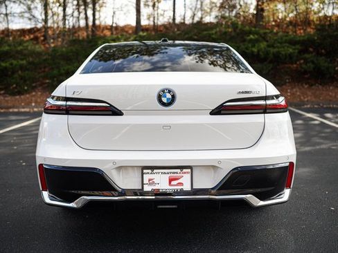 Used 2024 BMW i7 eDrive50 w/ M Sport Package image 9