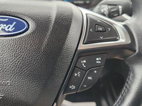 Used 2024 Ford Edge SEL image 11