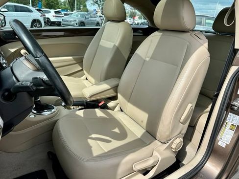 Used 2014 Volkswagen Beetle TDI FWD image 13