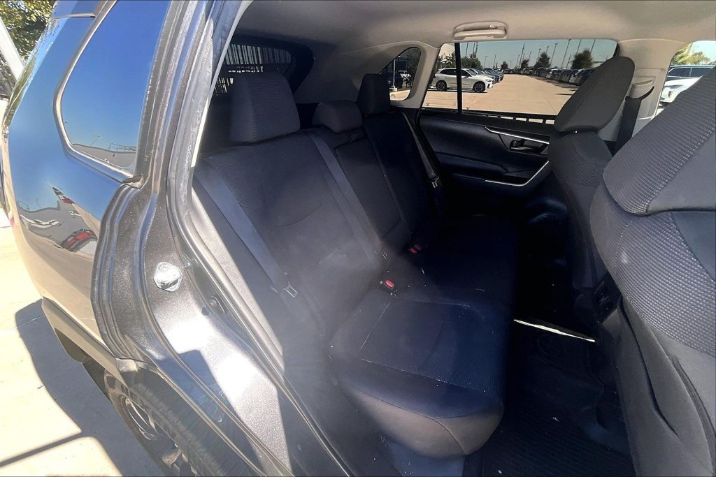 Used 2023 Toyota RAV4 LE FWD image 31