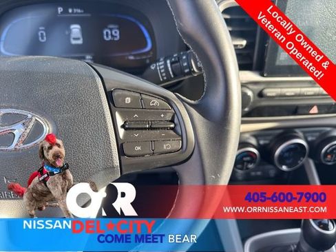 Used 2025 Hyundai Venue SEL FWD image 23