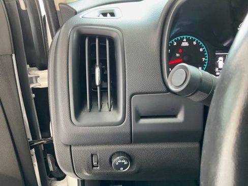 Used 2022 Chevrolet Colorado LT RWD image 7