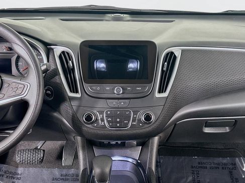 Used 2024 Chevrolet Malibu LT image 35