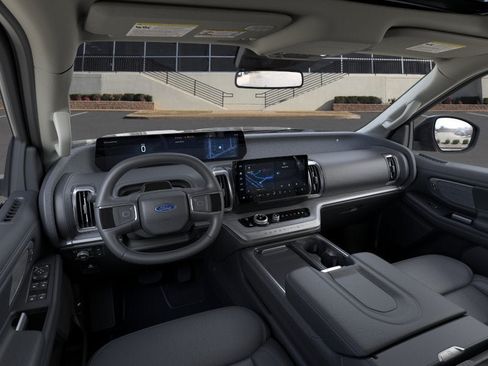 New 2026 Ford Expedition Max Platinum w/ Driver's Package AWD/4WD image 32