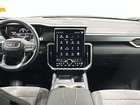 Used 2025 GMC Acadia Elevation image 10