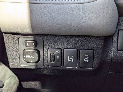 Used 2017 Toyota RAV4 Platinum AWD/4WD image 21